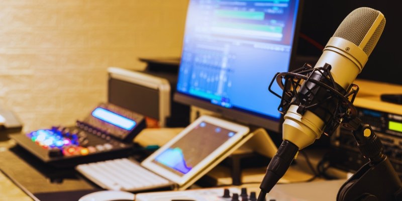 Reasons to Start a Podcast Production Studio Business