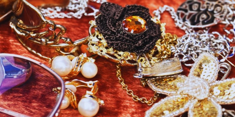 Reasons to Start a Second-Hand Luxury Goods Platform Business